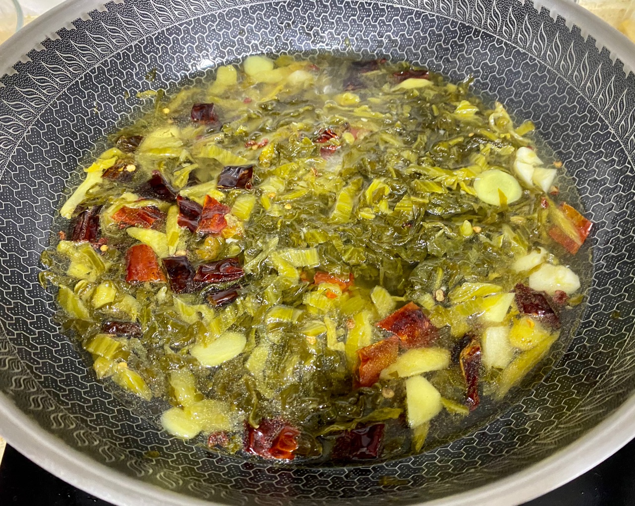 【酸菜巴沙鱼】