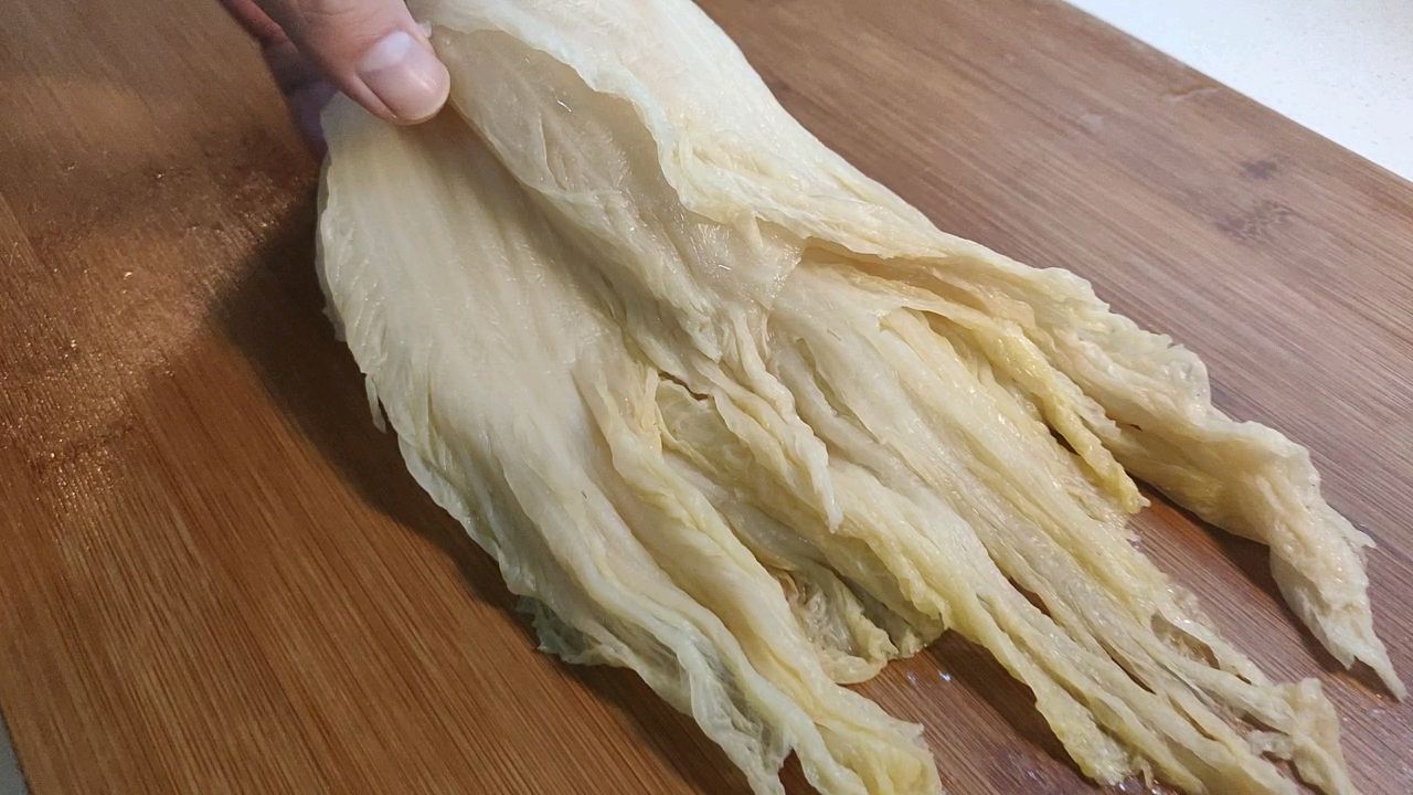 酸菜炒粉条，又名渍菜粉，酸爽下饭首选