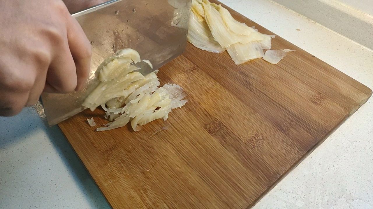 酸菜炒粉条，又名渍菜粉，酸爽下饭首选