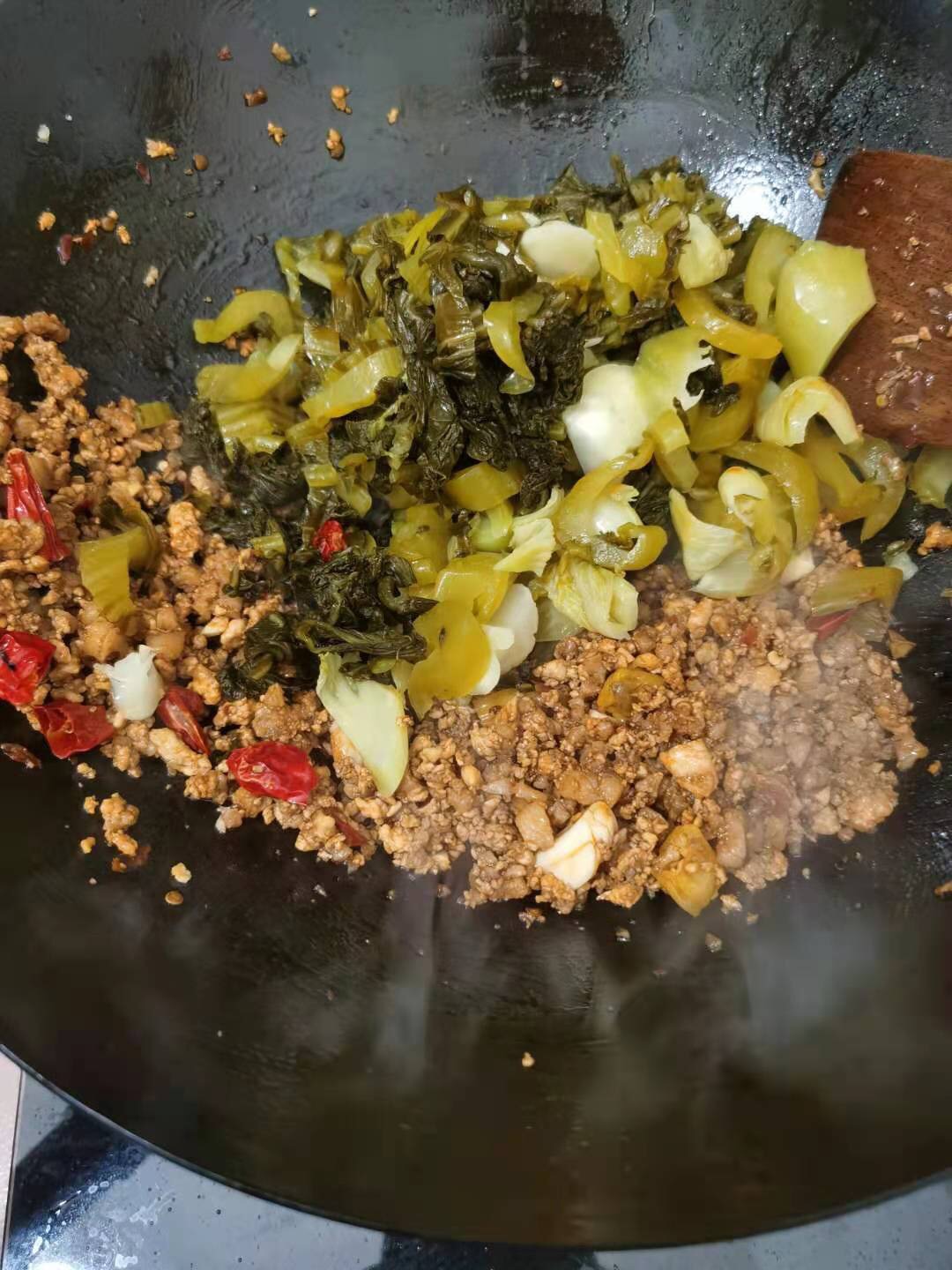 酸菜炒肉沫