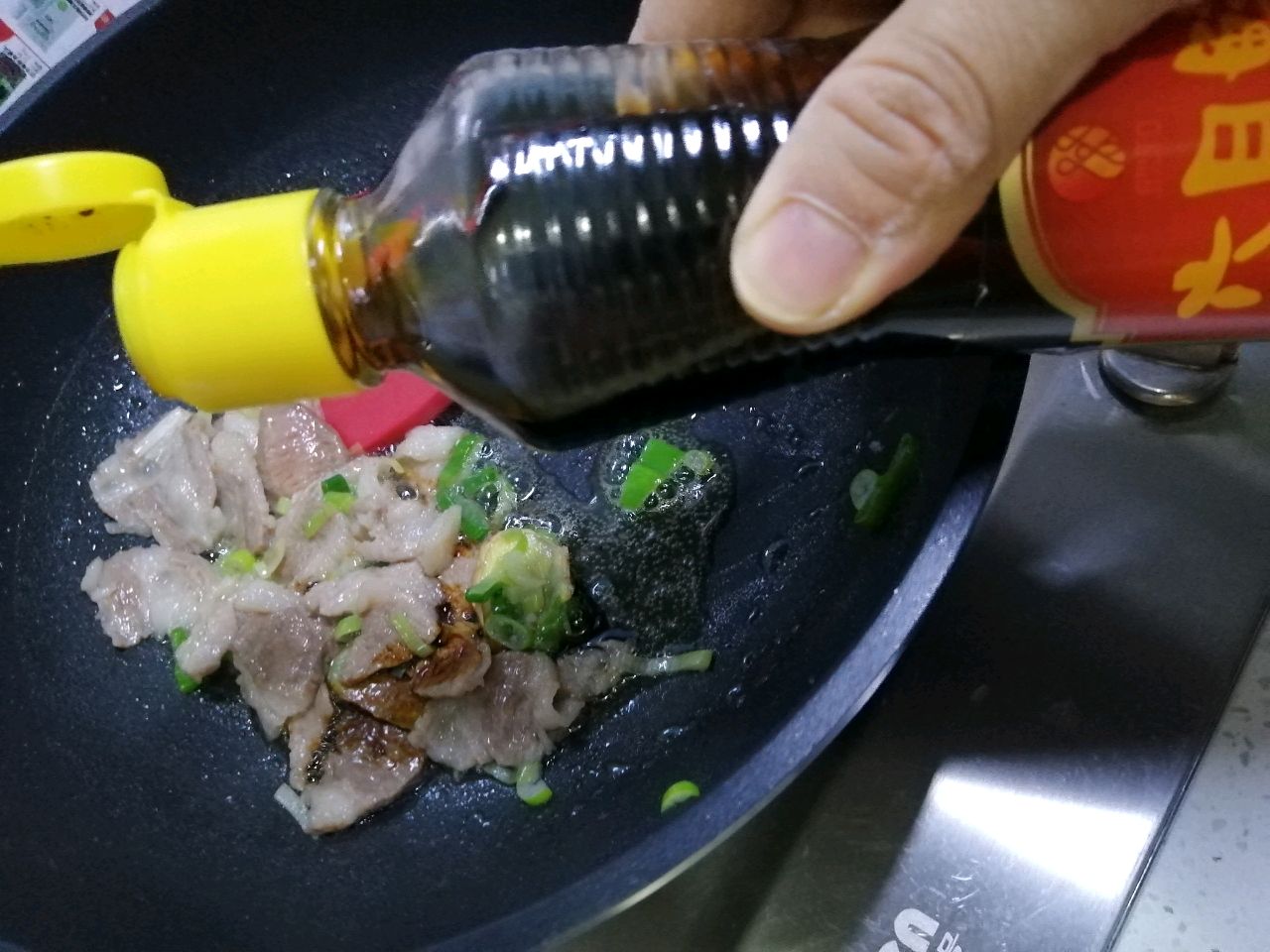 酸菜炖五花肉