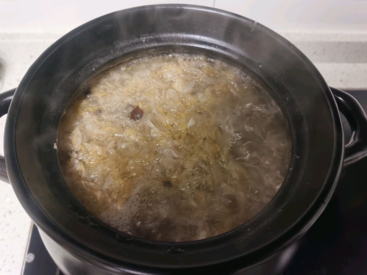酸菜炖筒骨