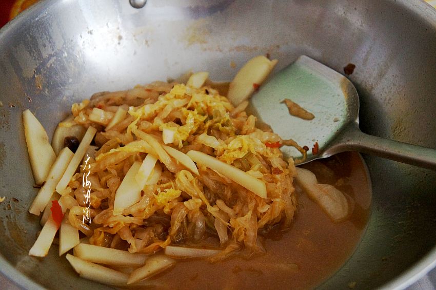 酸菜炖土豆