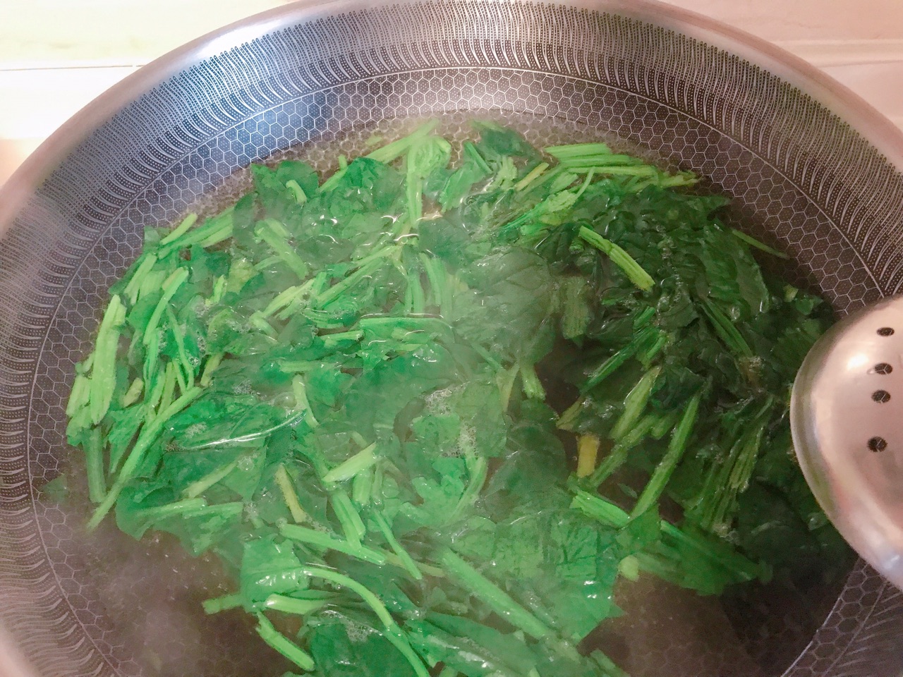 酸菜翡翠饺子