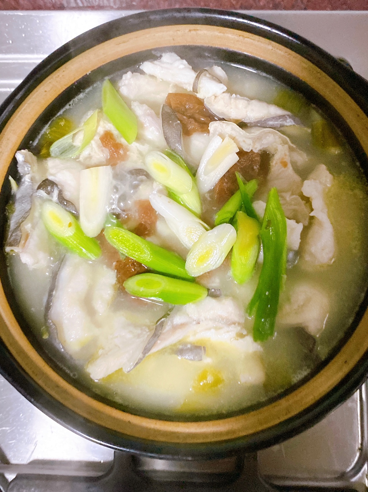 酸菜麻鱼煲