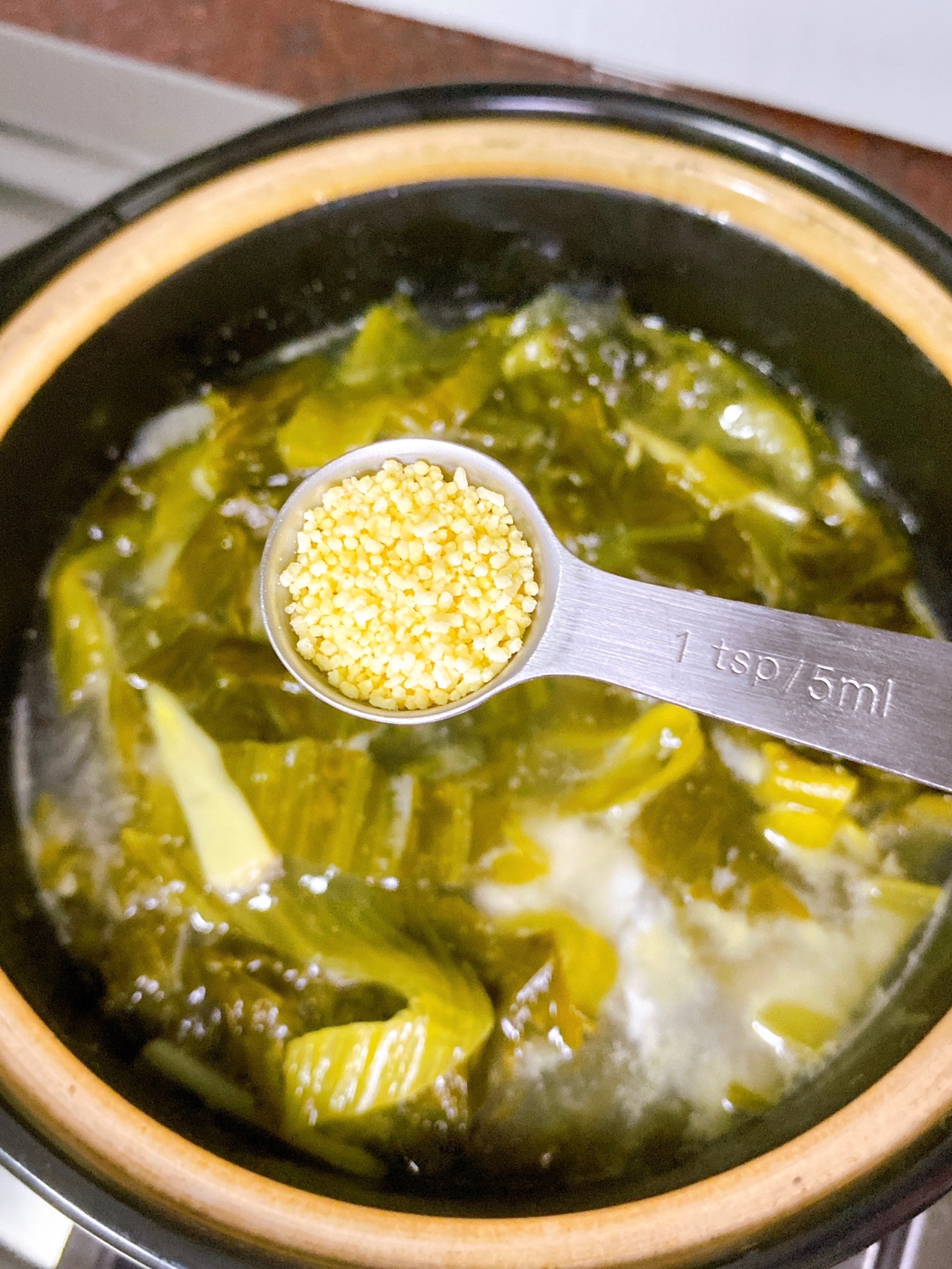 酸菜麻鱼煲