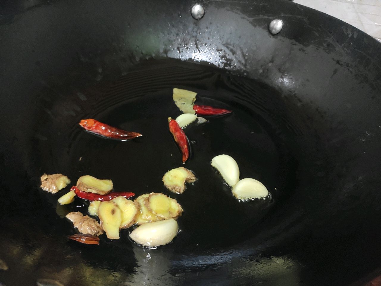 酸菜牛腩