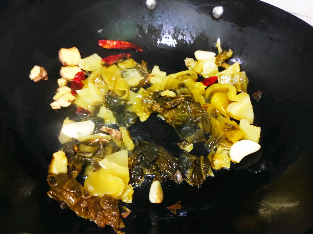酸菜牛腩