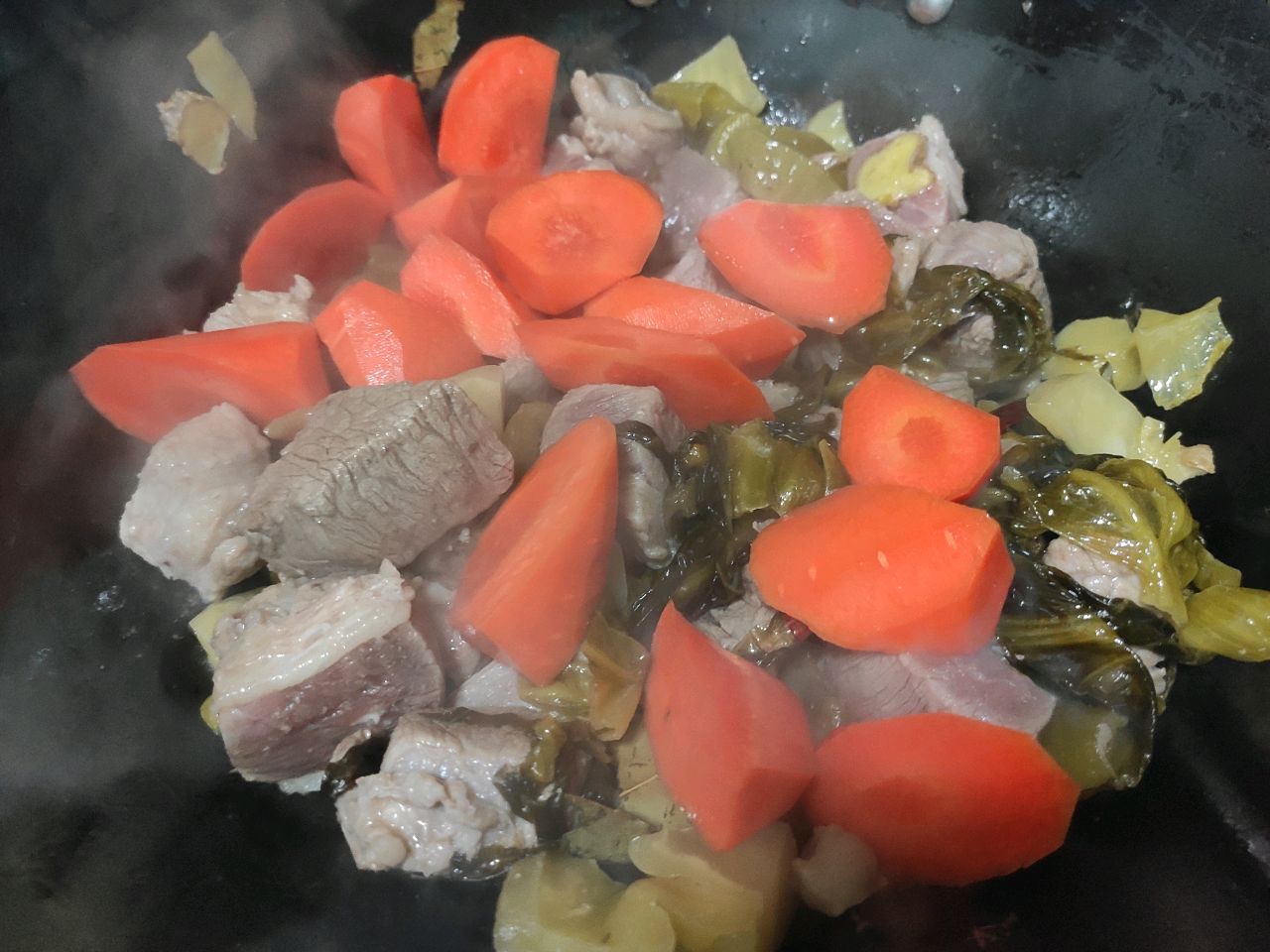 酸菜牛腩