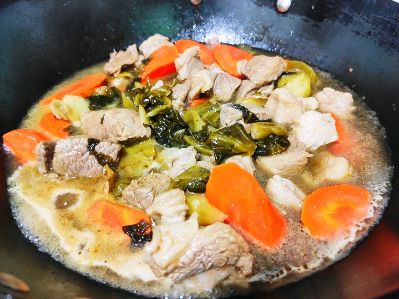 酸菜牛腩