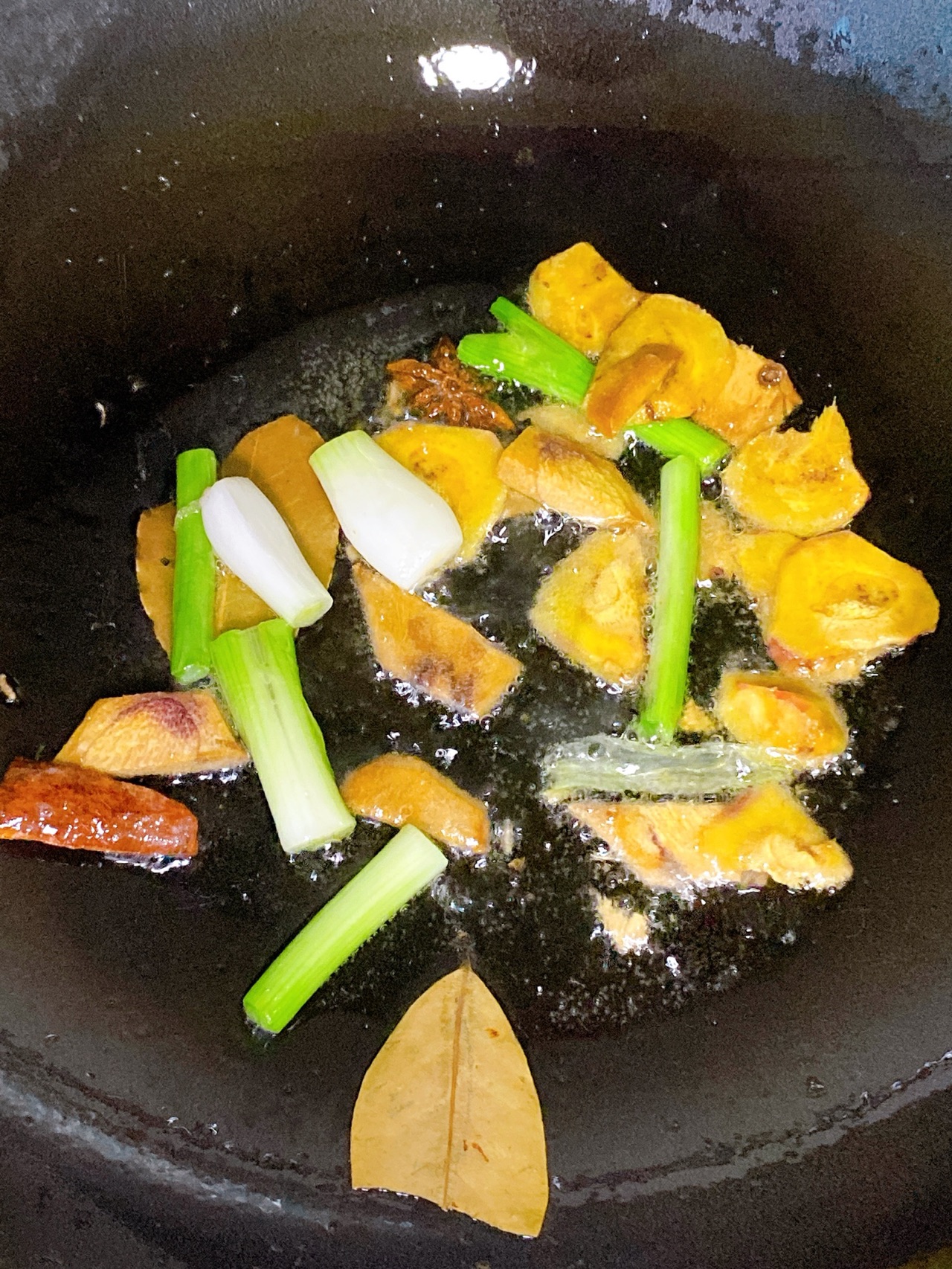 酸菜牛腩煲