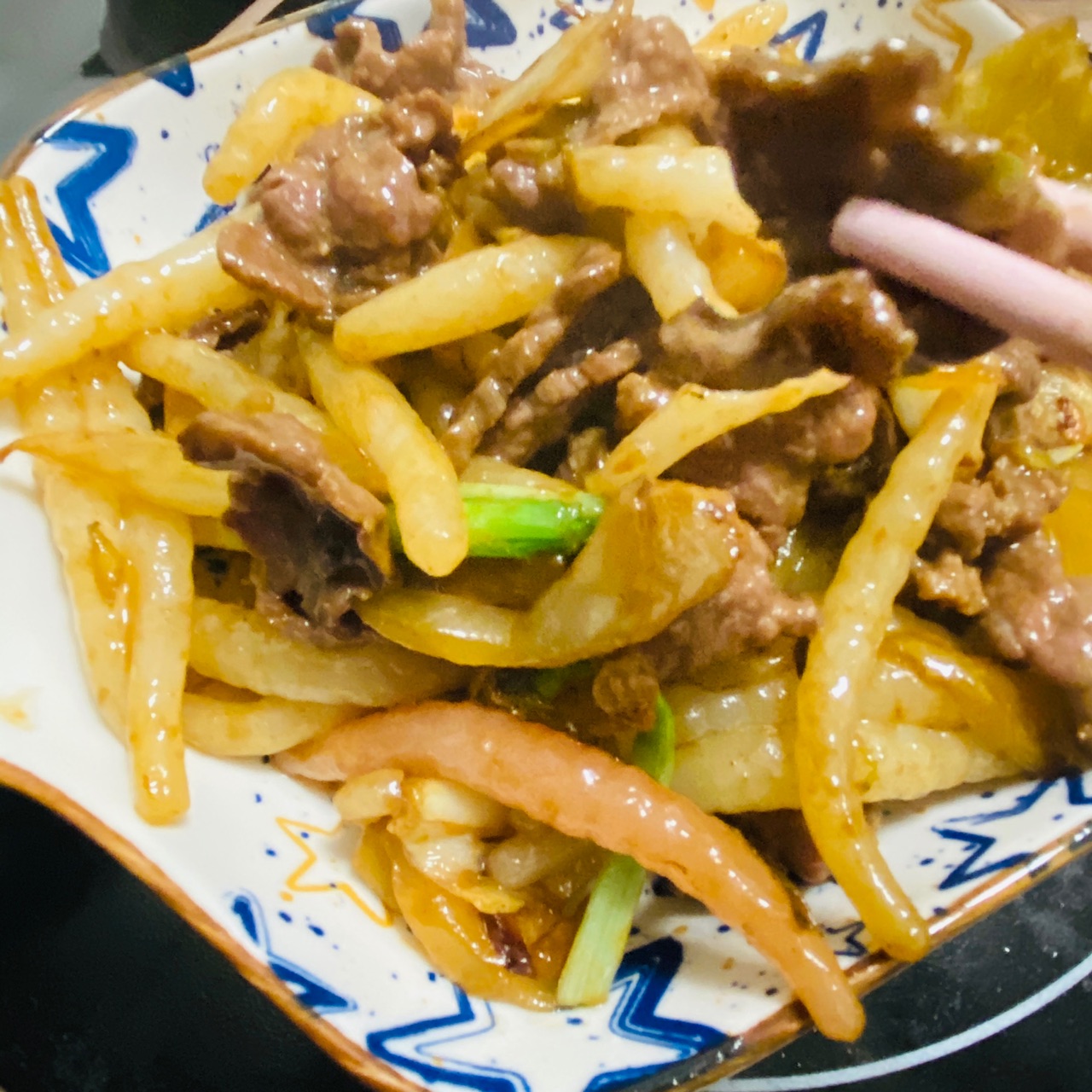 酸菜牛肉炒粉虫