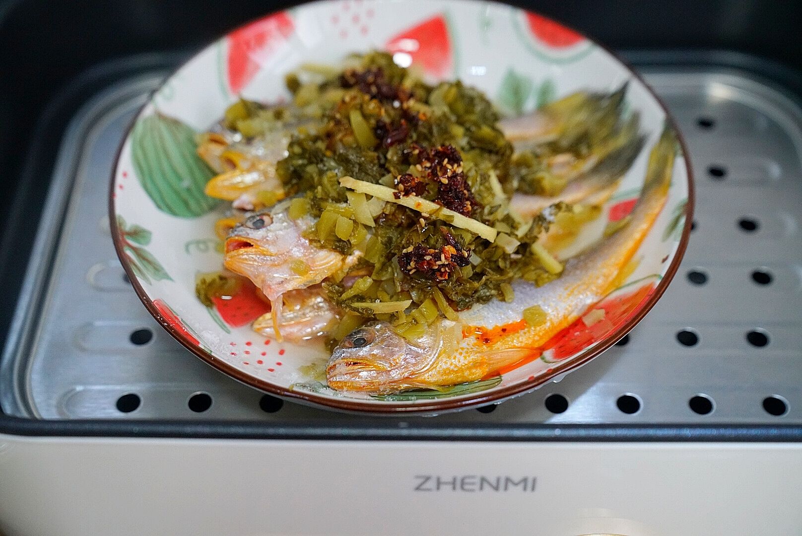 酸菜蒸黄鱼