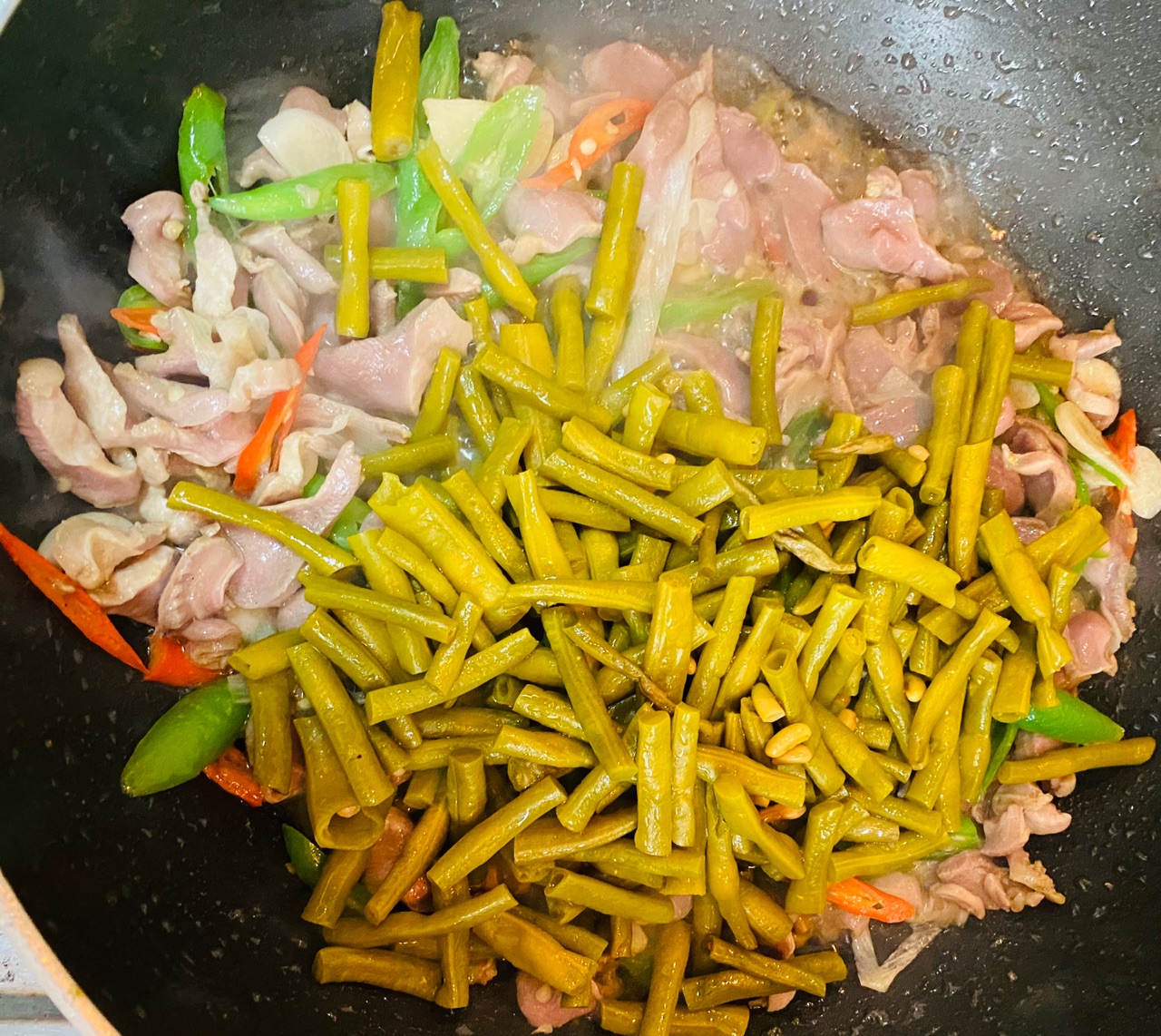 酸豆角炒鸡胗