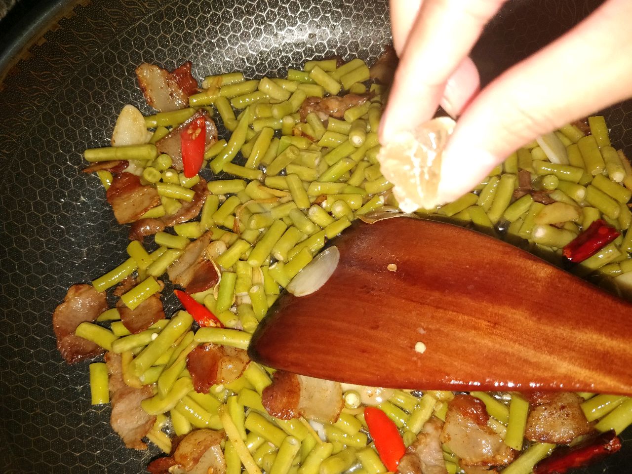 酸豆角炒肉