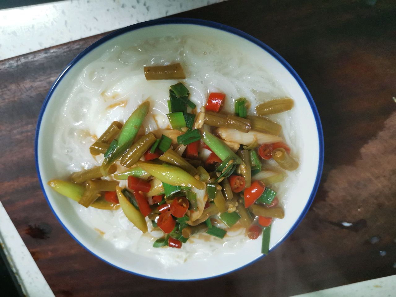 酸豆角米粉