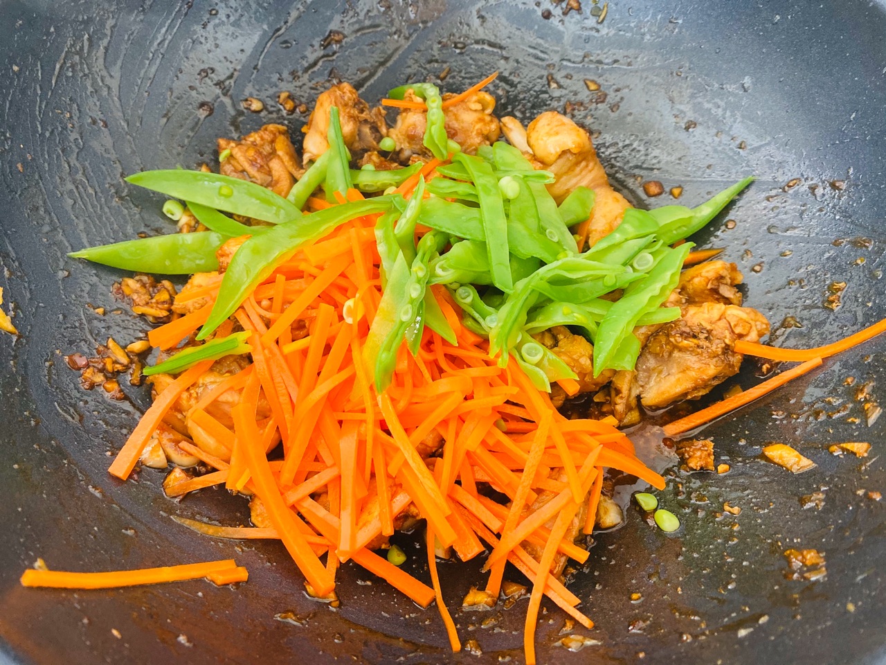 酸辣炒鸡块