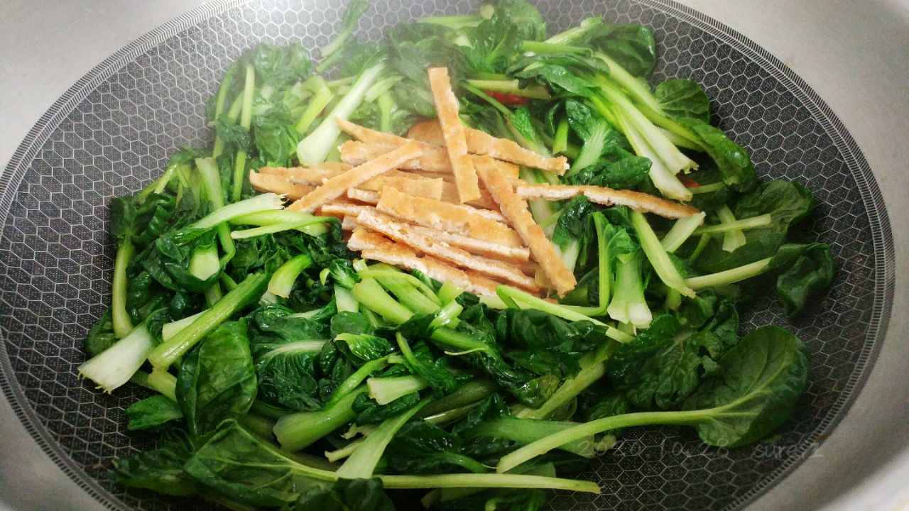 蒜辣豆干乌塌菜