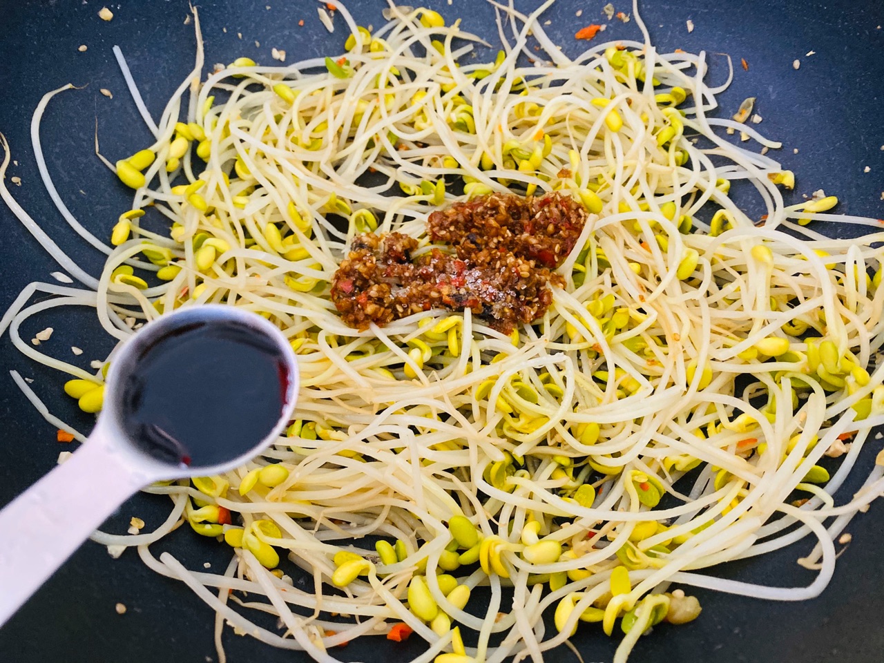酸辣豆芽菜