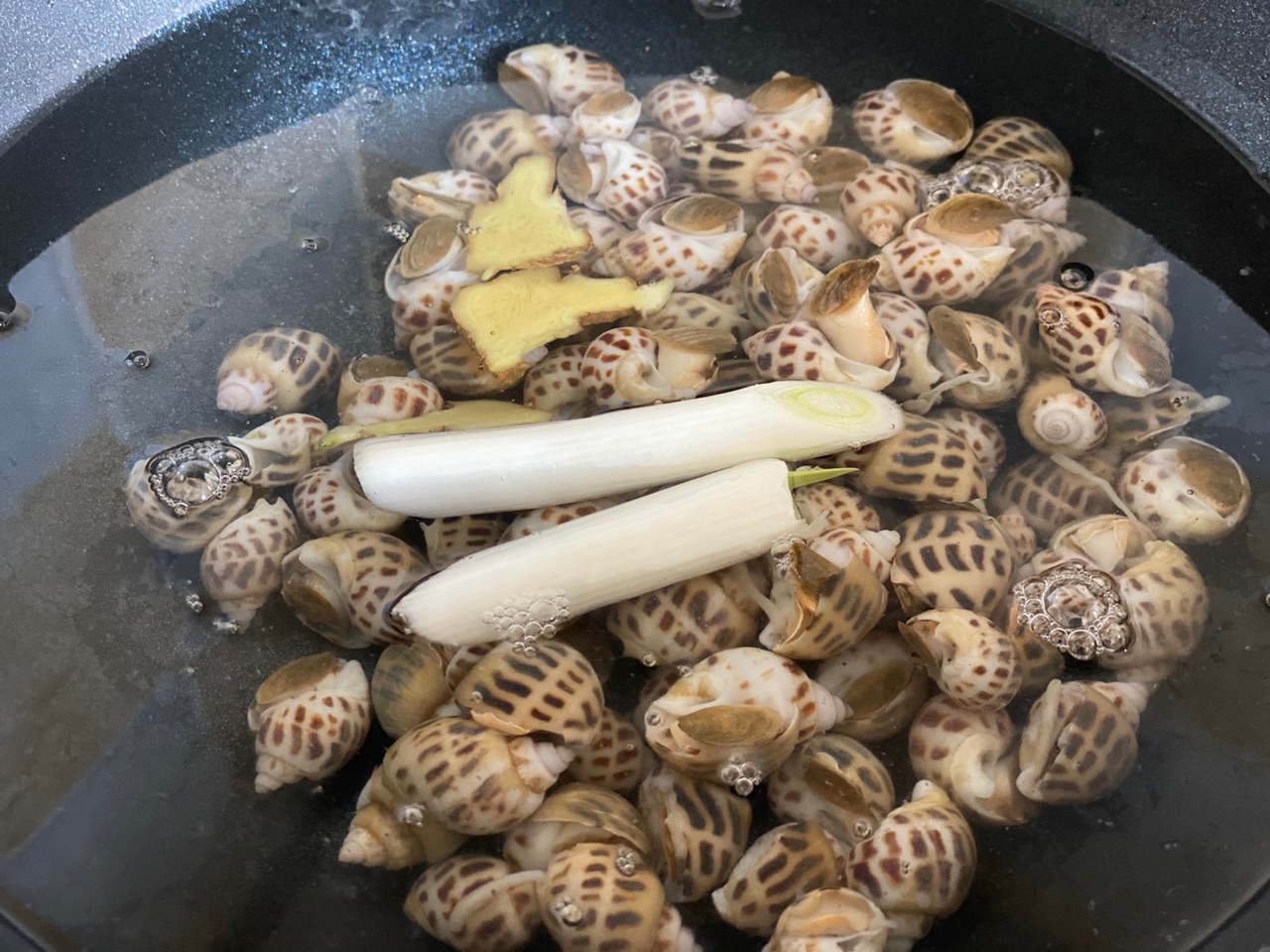 酸辣海鲜荞面