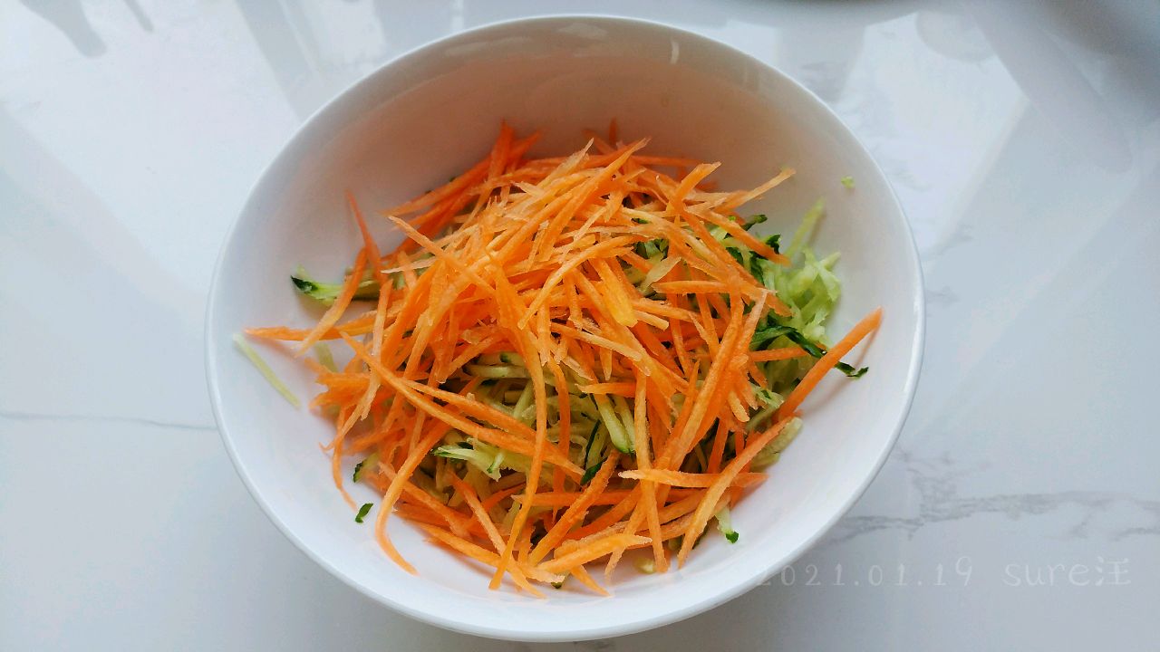 酸辣胡瓜肉香菇