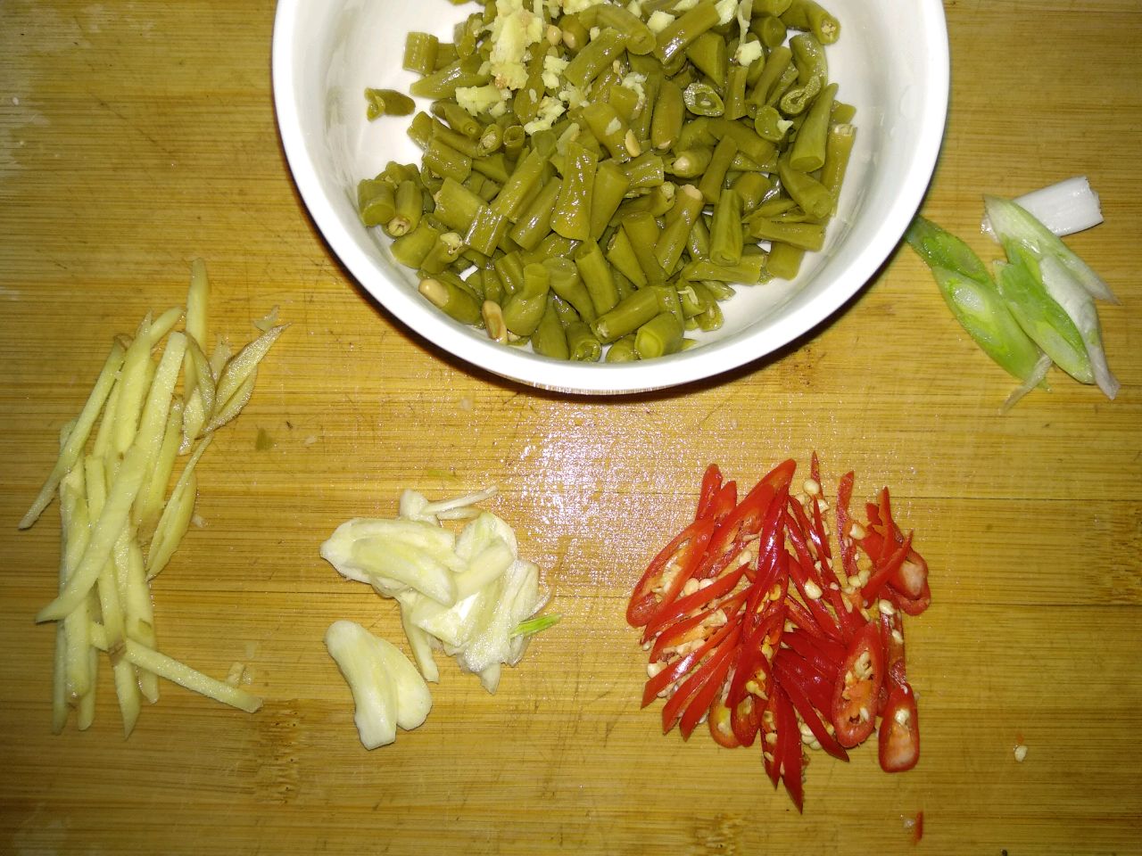 酸辣鸡肾（酸豆角炒鸡肾）