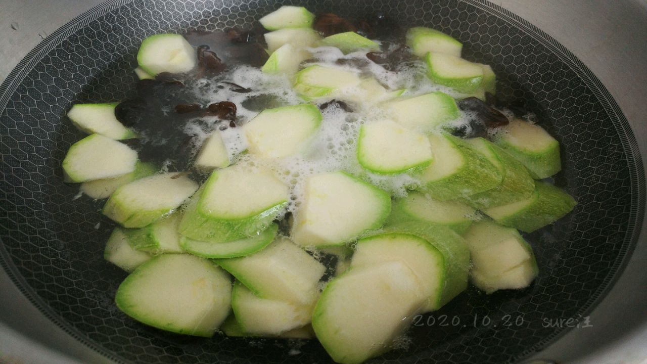 酸辣椒瓜酱木耳