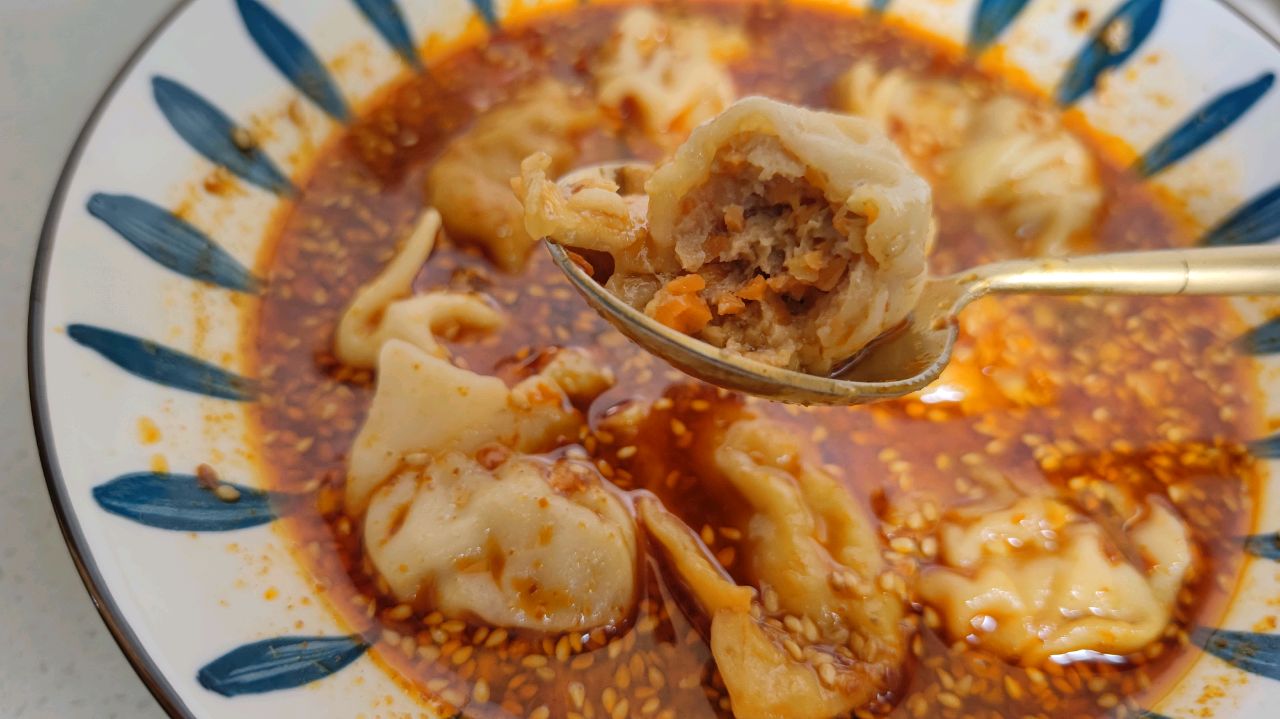 酸辣饺子