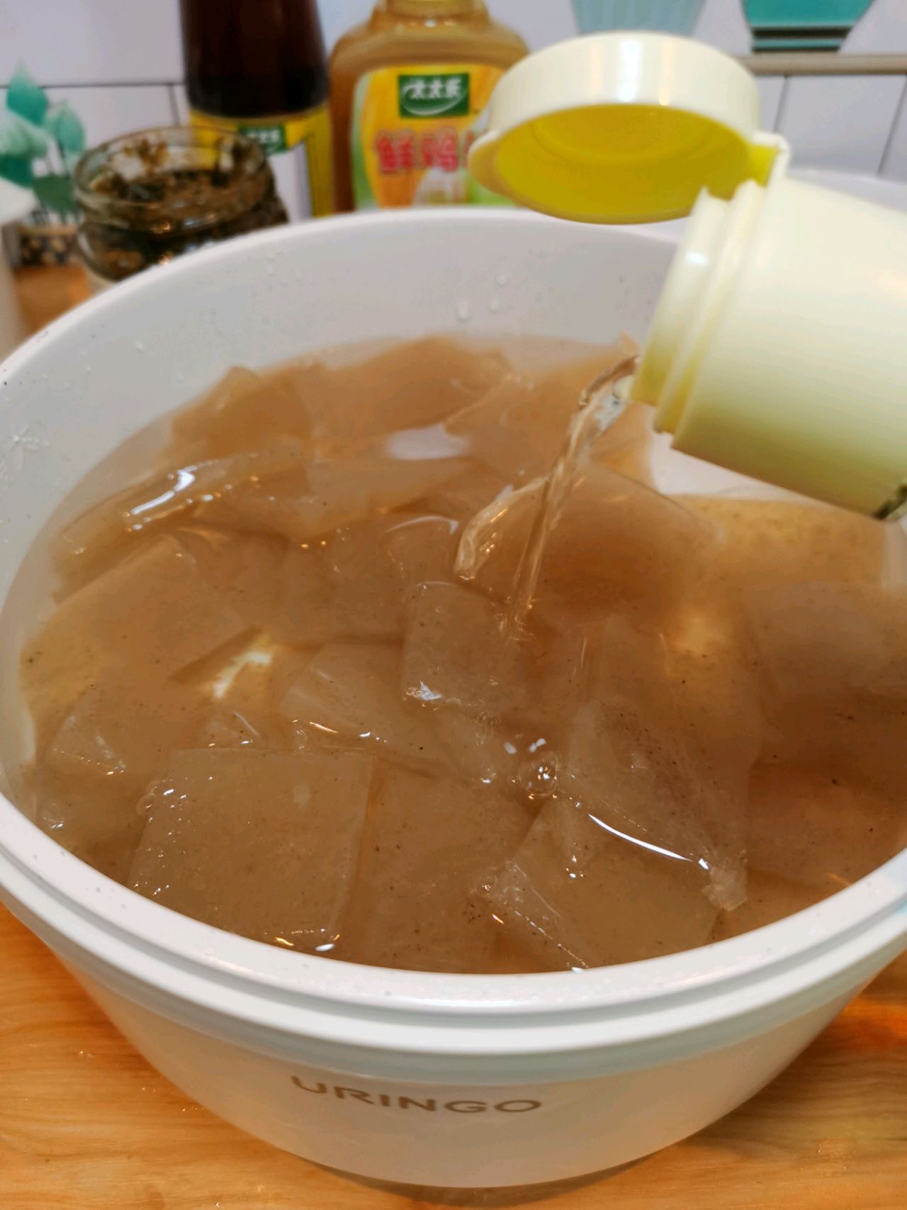 酸辣可口的酸菜魔芋小炒