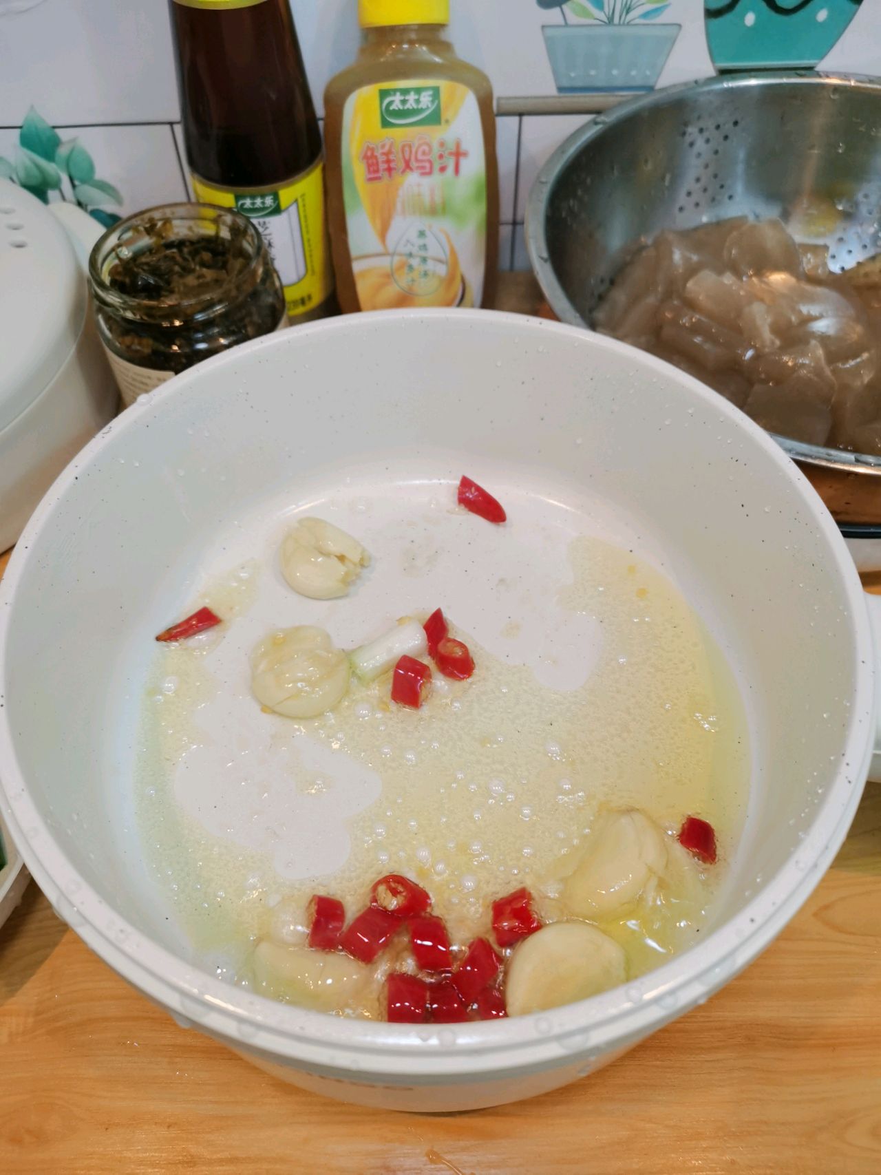 酸辣可口的酸菜魔芋小炒