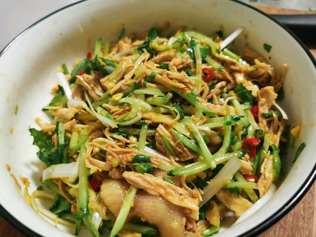酸辣凉拌鸡丝（减肥餐哦）