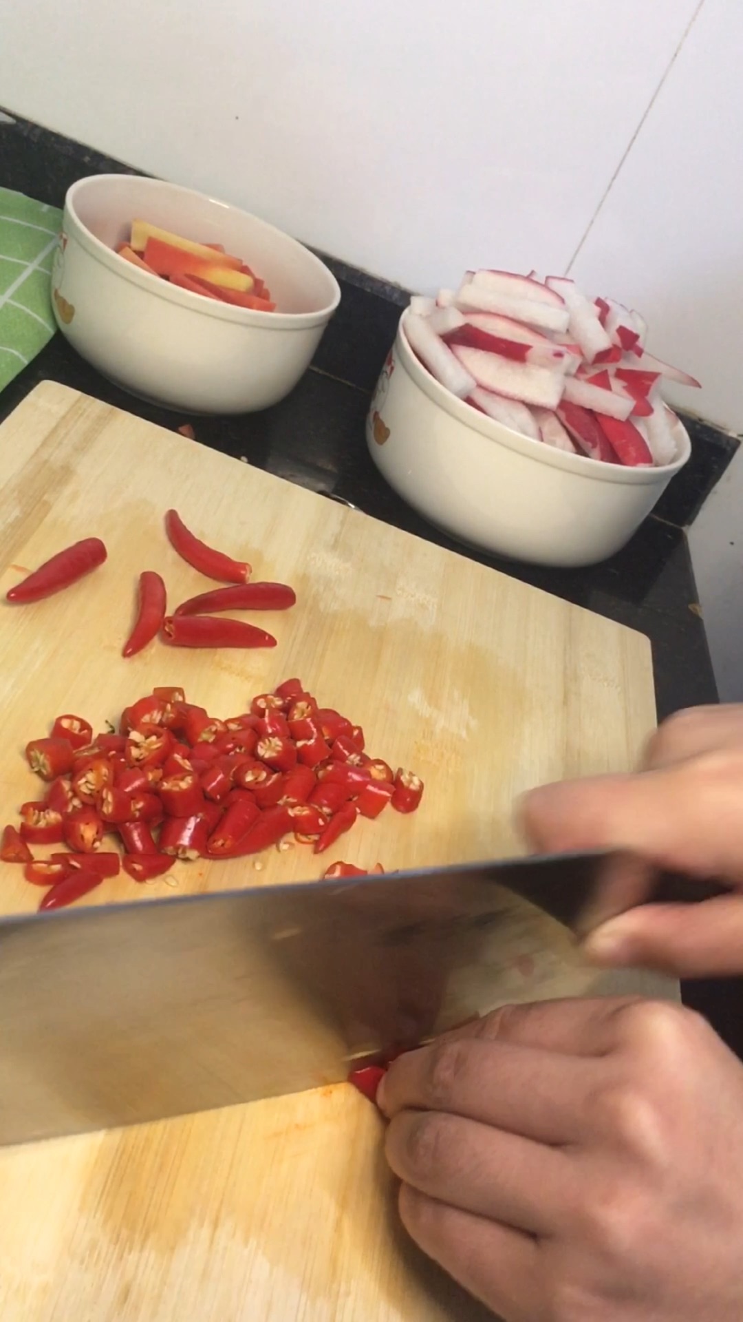 酸辣萝卜条泡菜