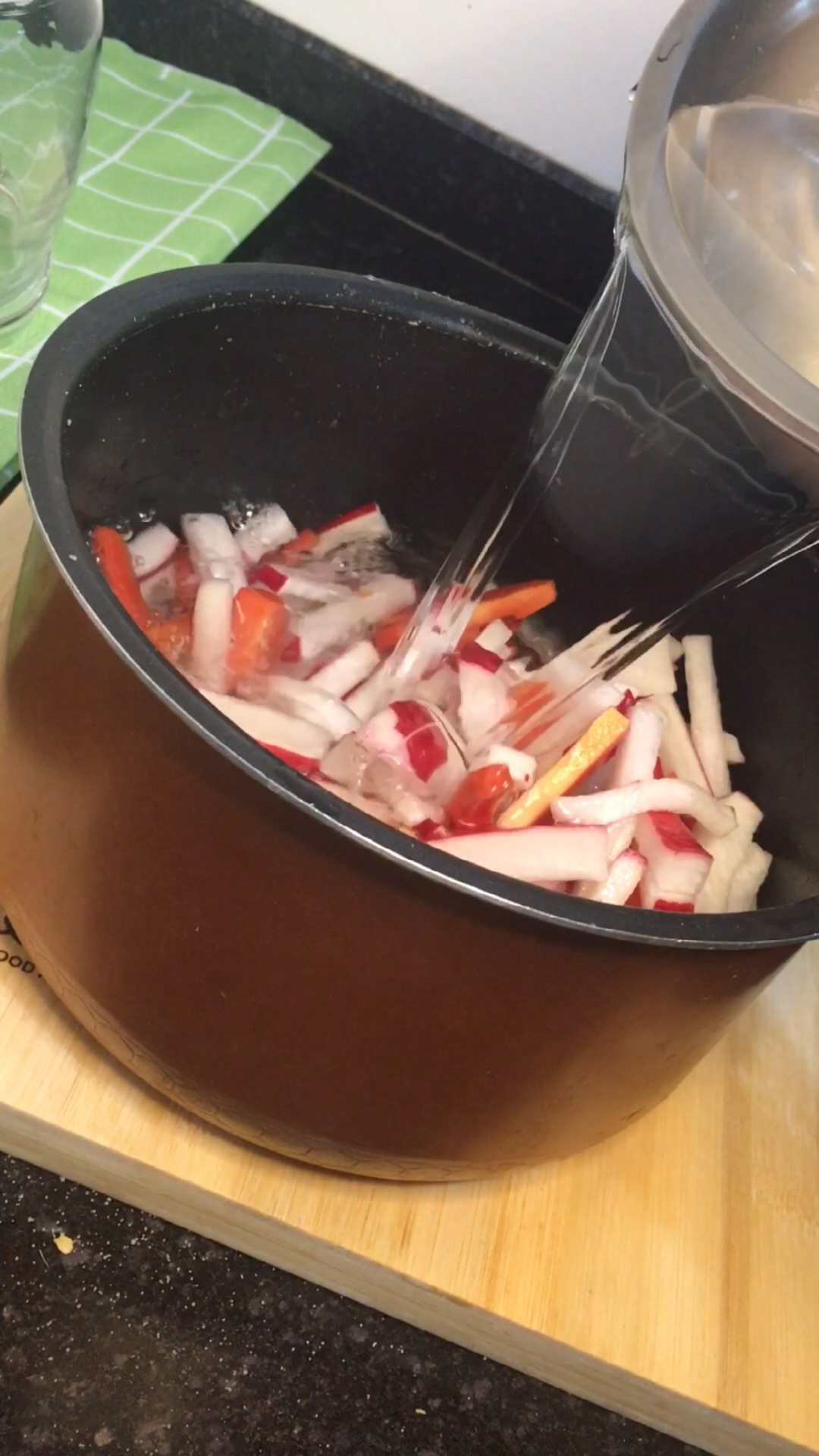 酸辣萝卜条泡菜