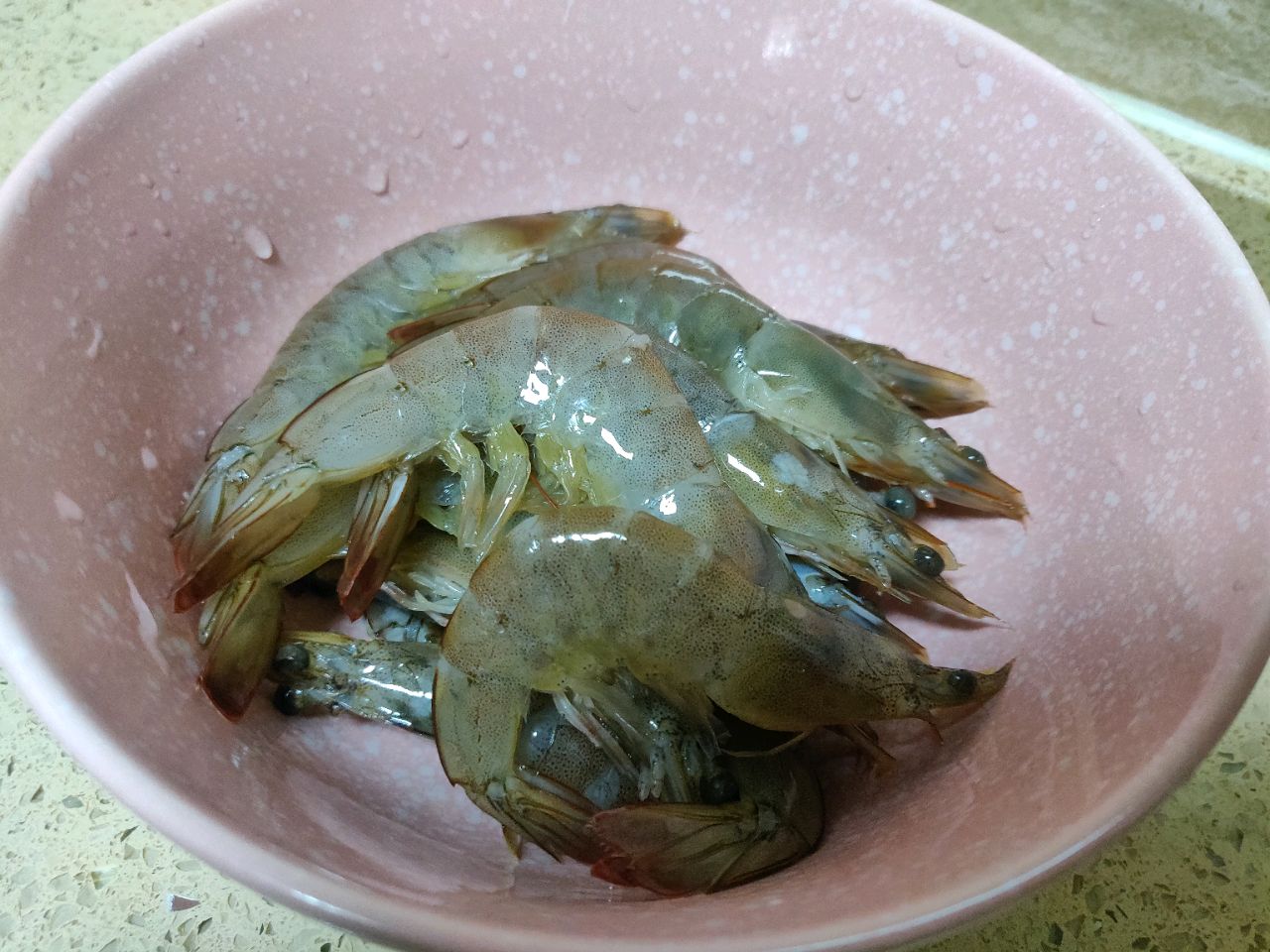 酸辣柠檬凉拌虾