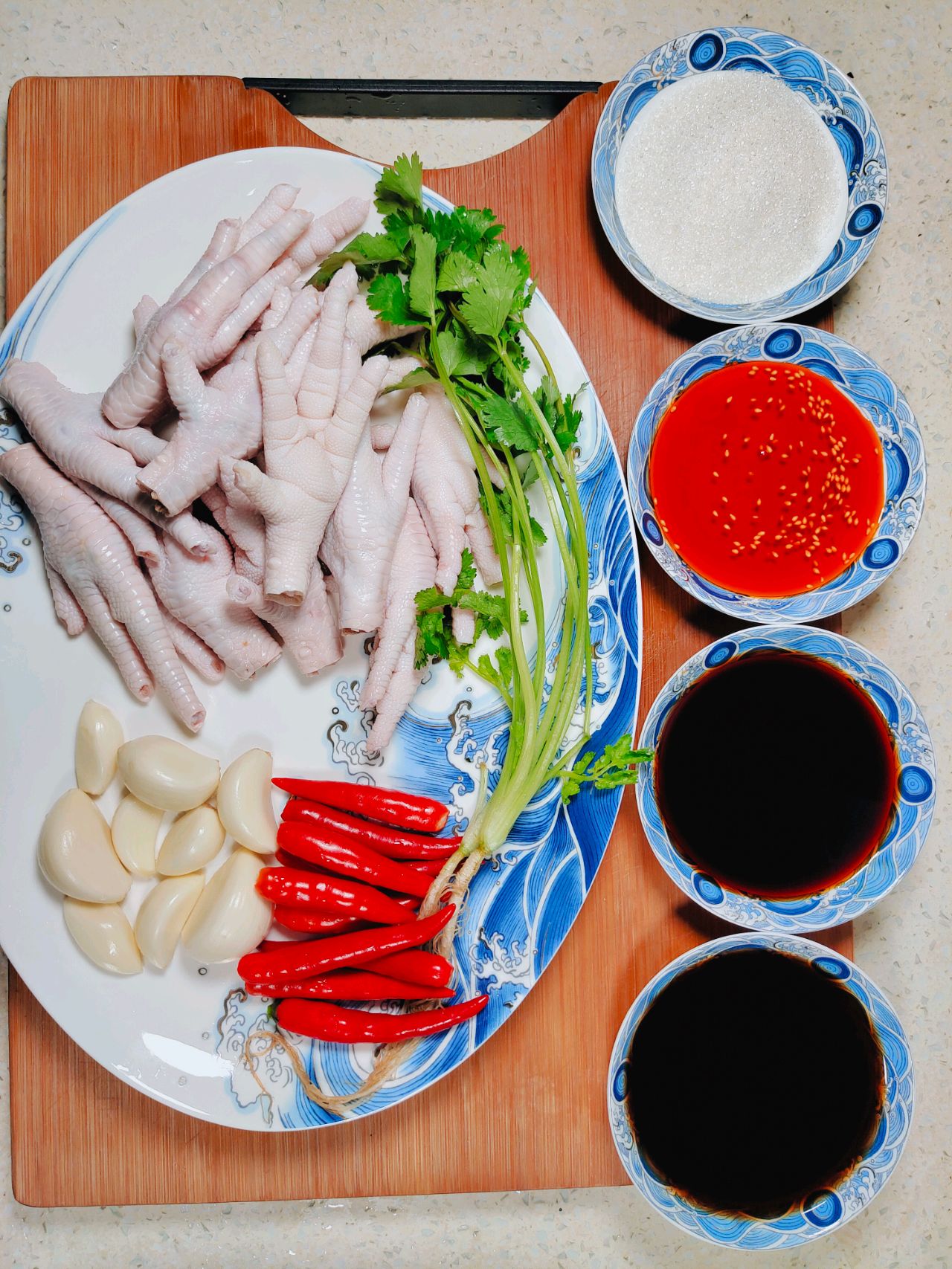 酸辣柠檬泡椒鸡爪凤爪
