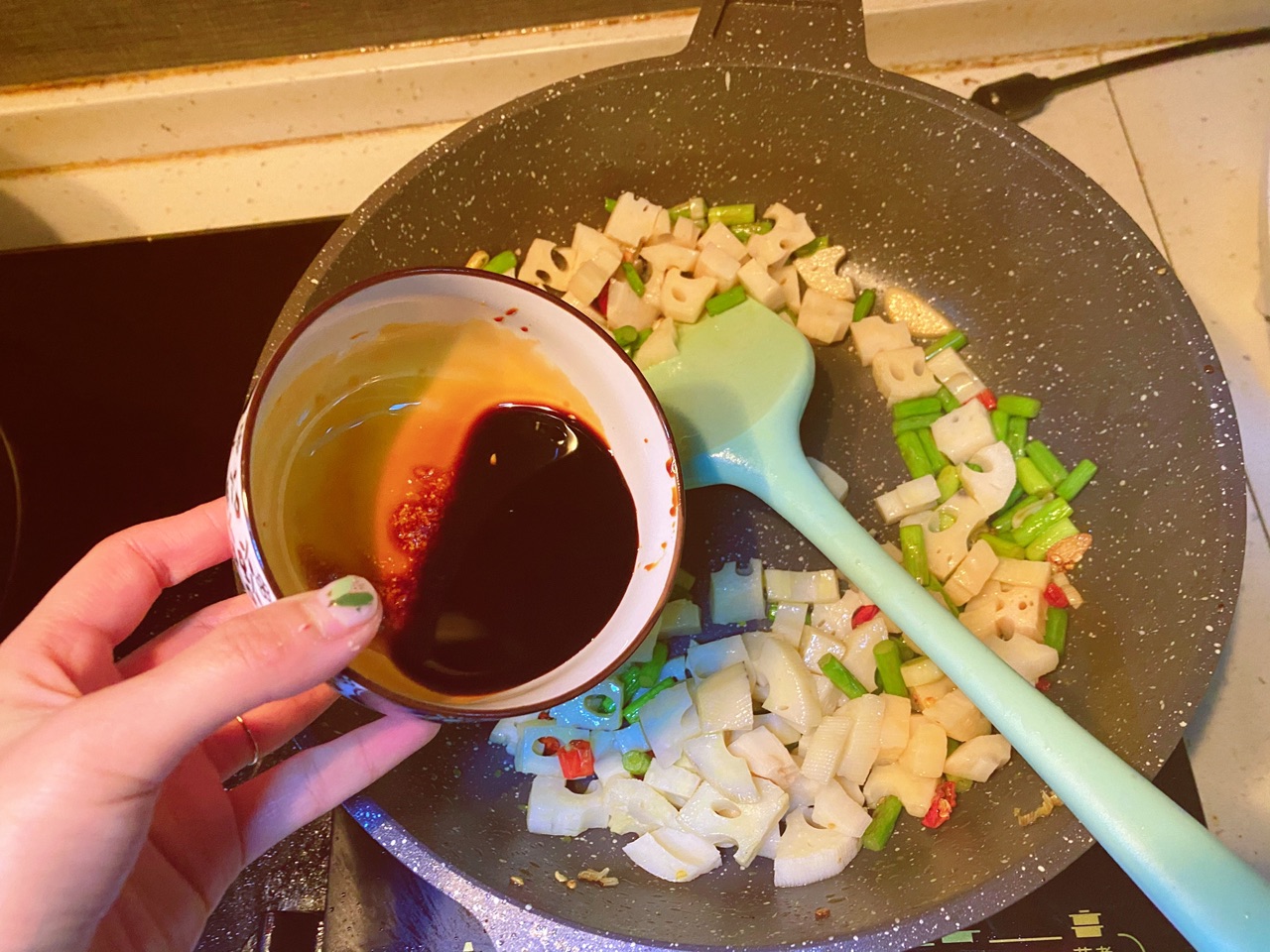 酸辣藕丁