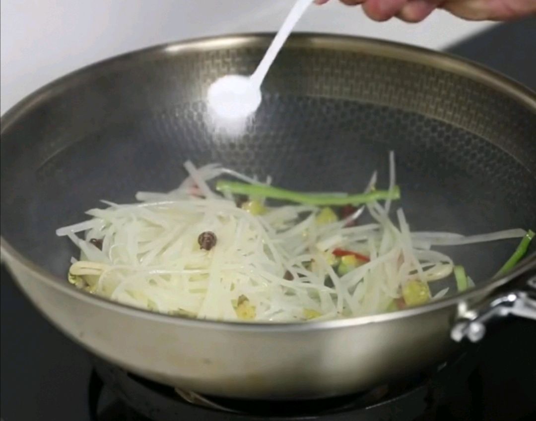 酸辣土豆丝，这样制作才好吃！