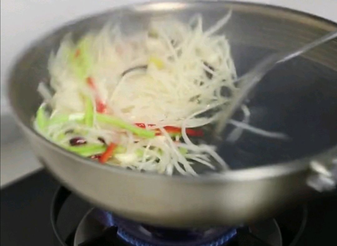 酸辣土豆丝，这样制作才好吃！