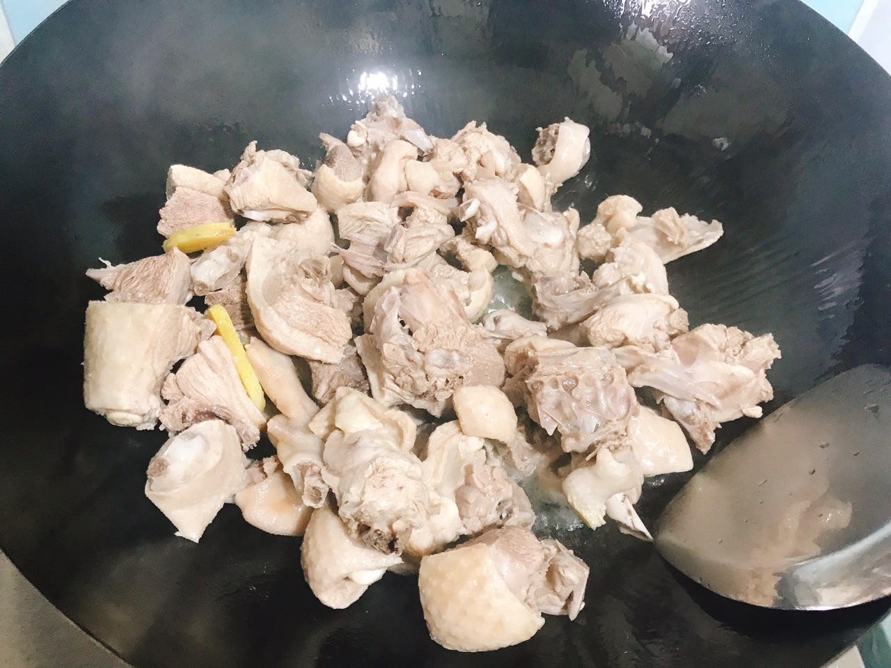 酸萝卜炖老鸭汤