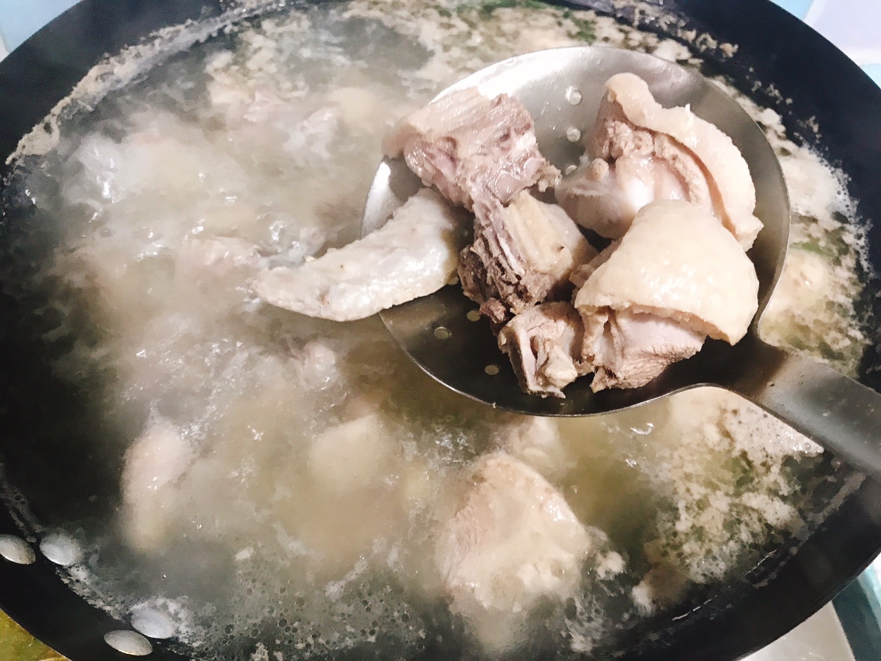 酸萝卜炖老鸭汤