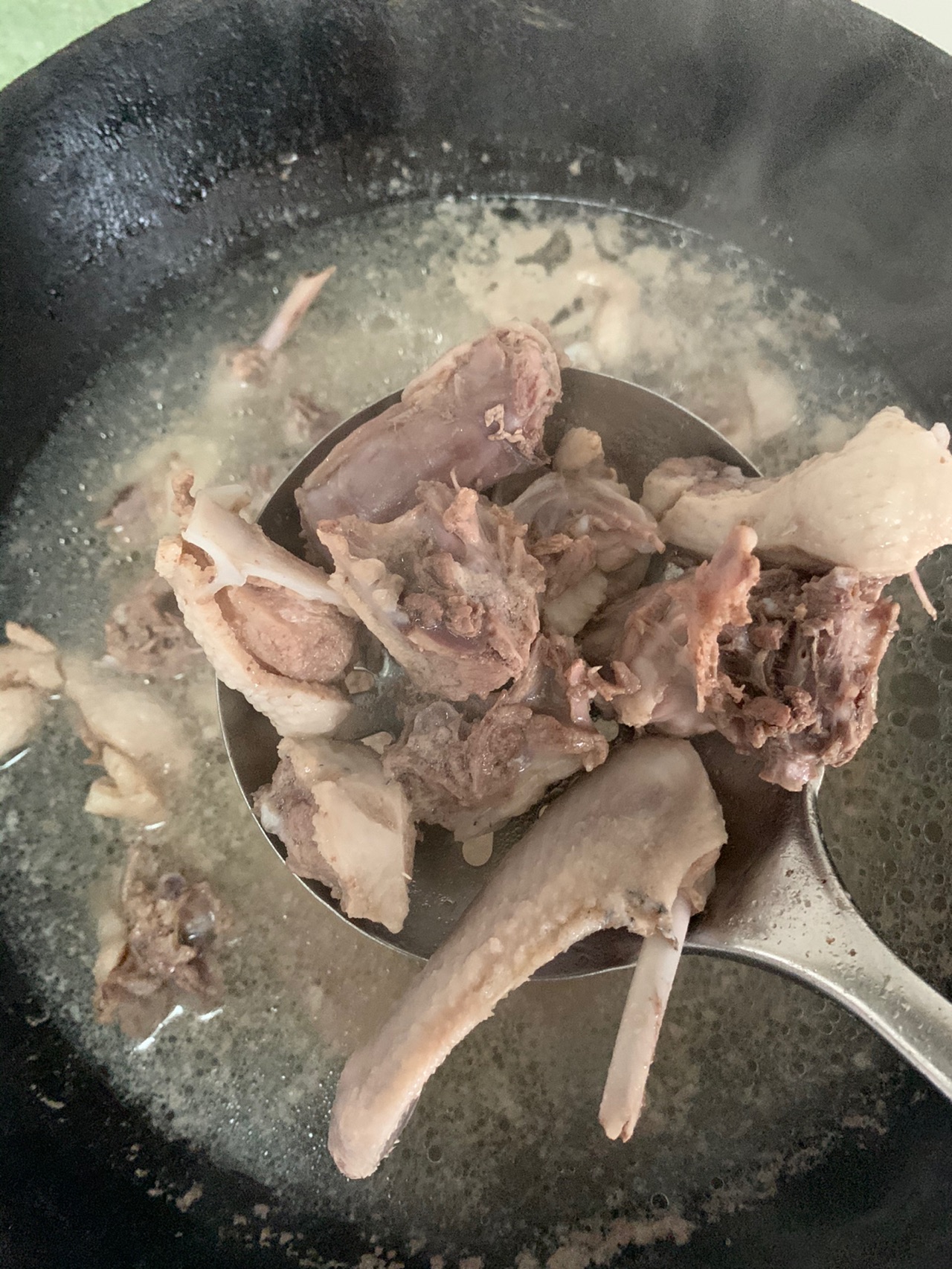 酸萝卜老鸭汤
