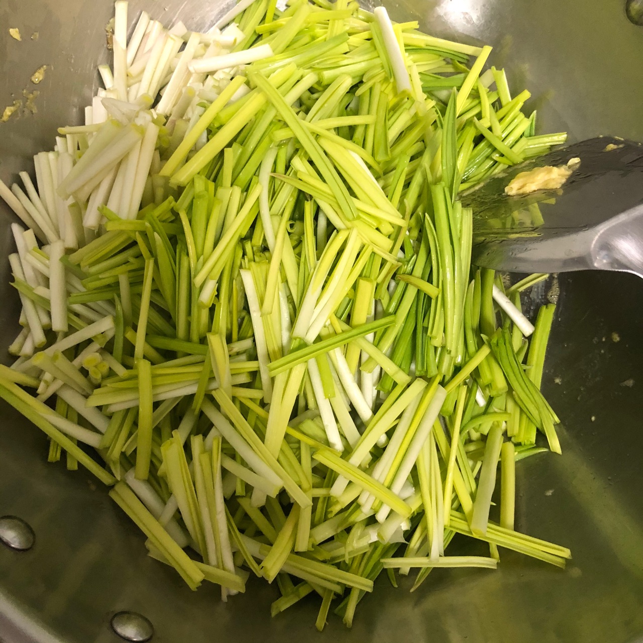蒜苗炒鸡蛋