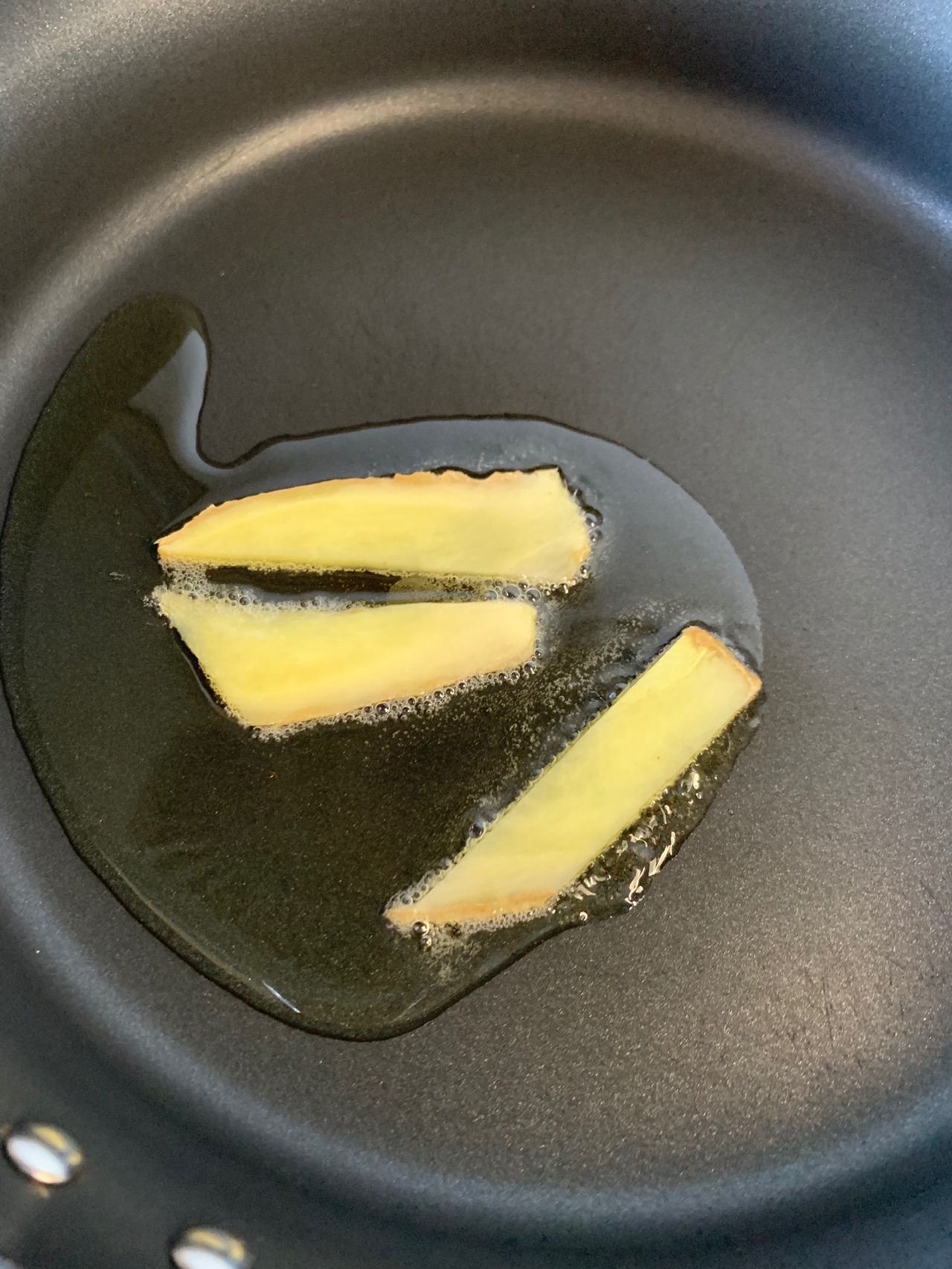 蒜苗炒腊肉