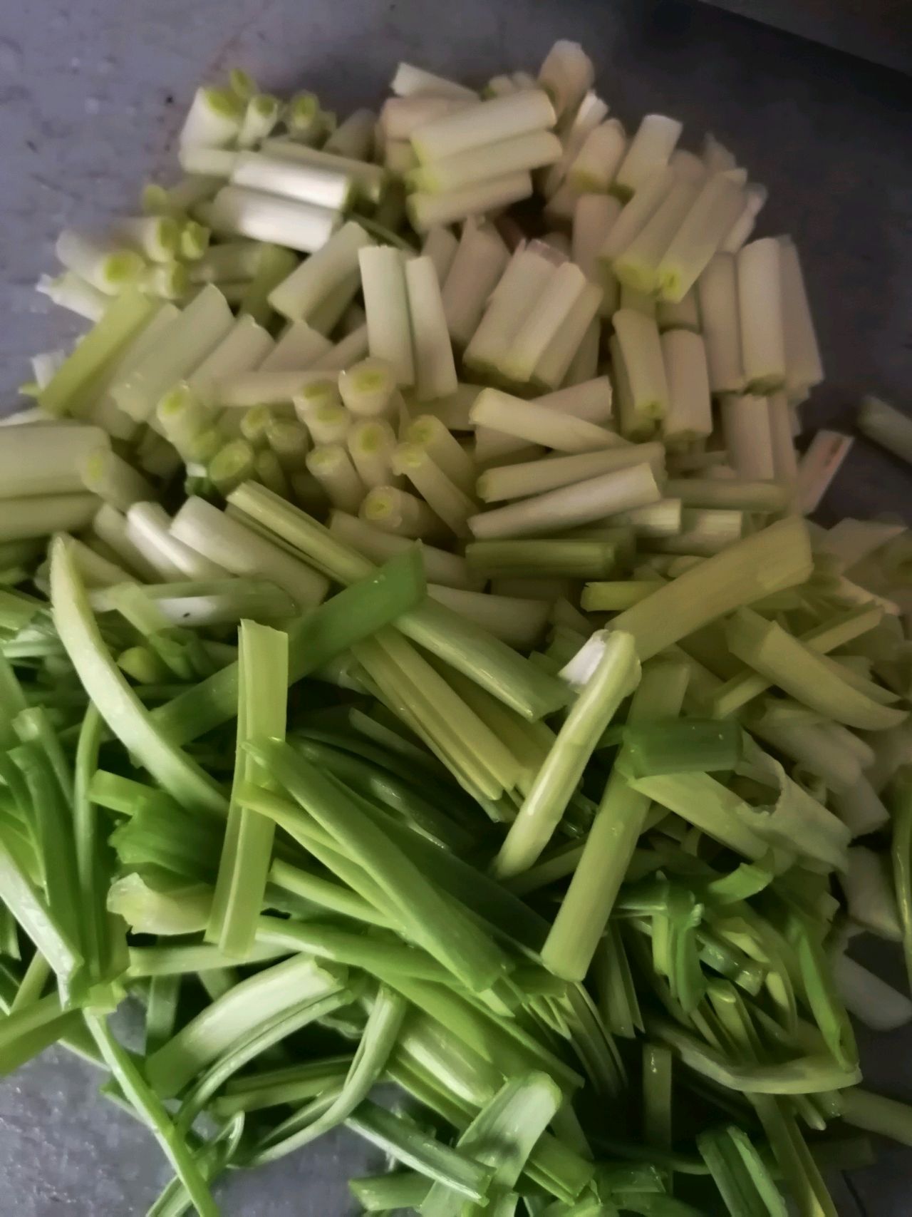蒜苗虫草菇炒鸡蛋