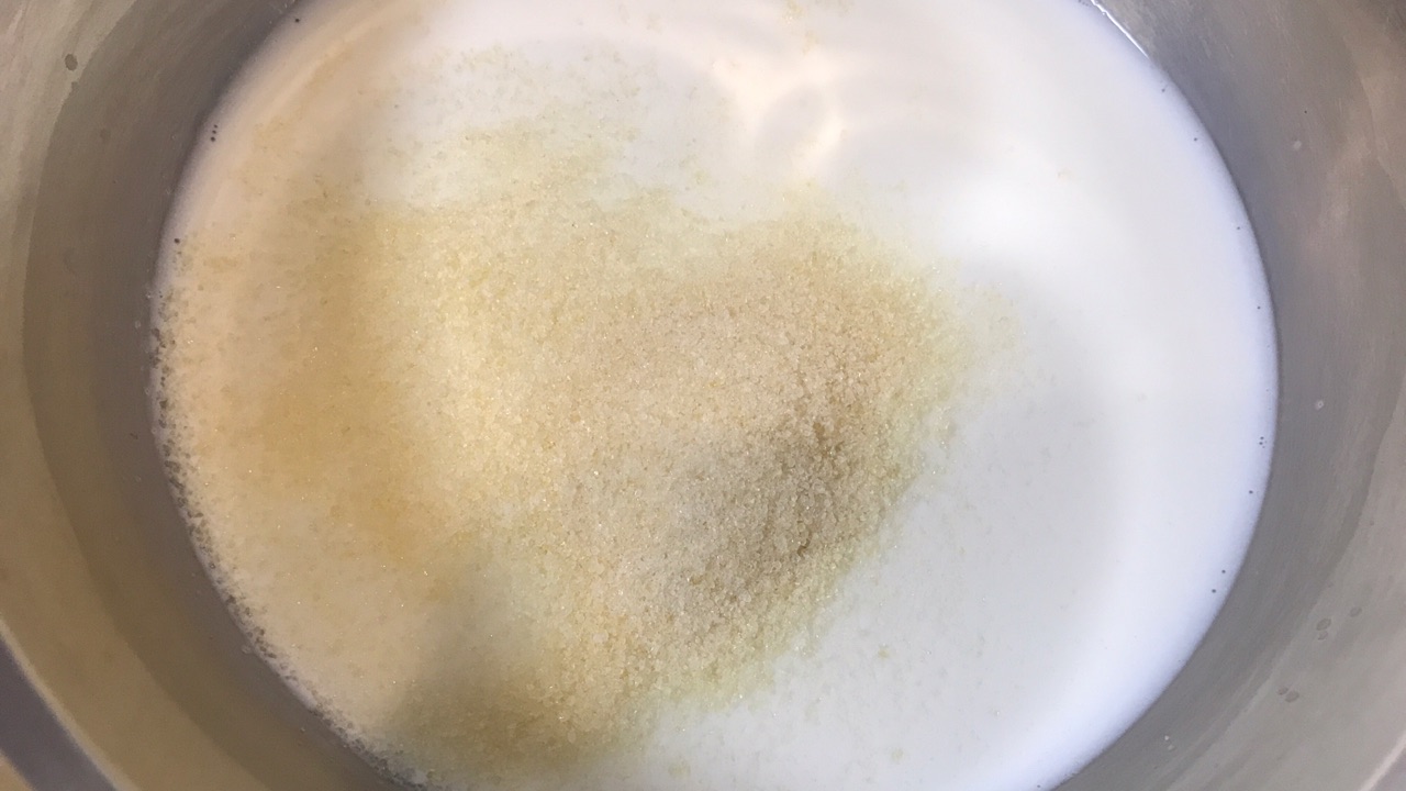 酸奶车厘子慕斯蛋糕
