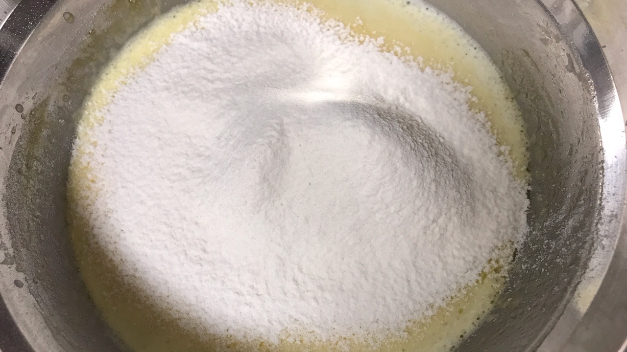 酸奶车厘子慕斯蛋糕