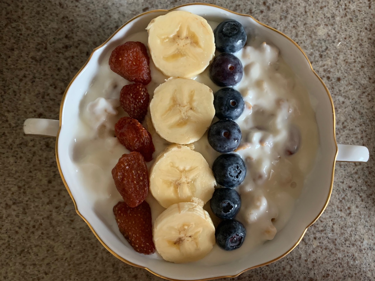 酸奶麦片水果碗+香妃柚芒果奶昔