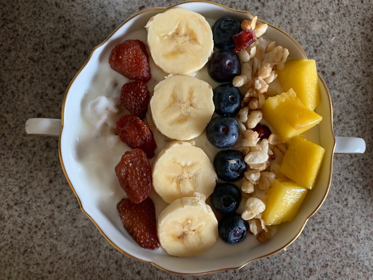 酸奶麦片水果碗+香妃柚芒果奶昔