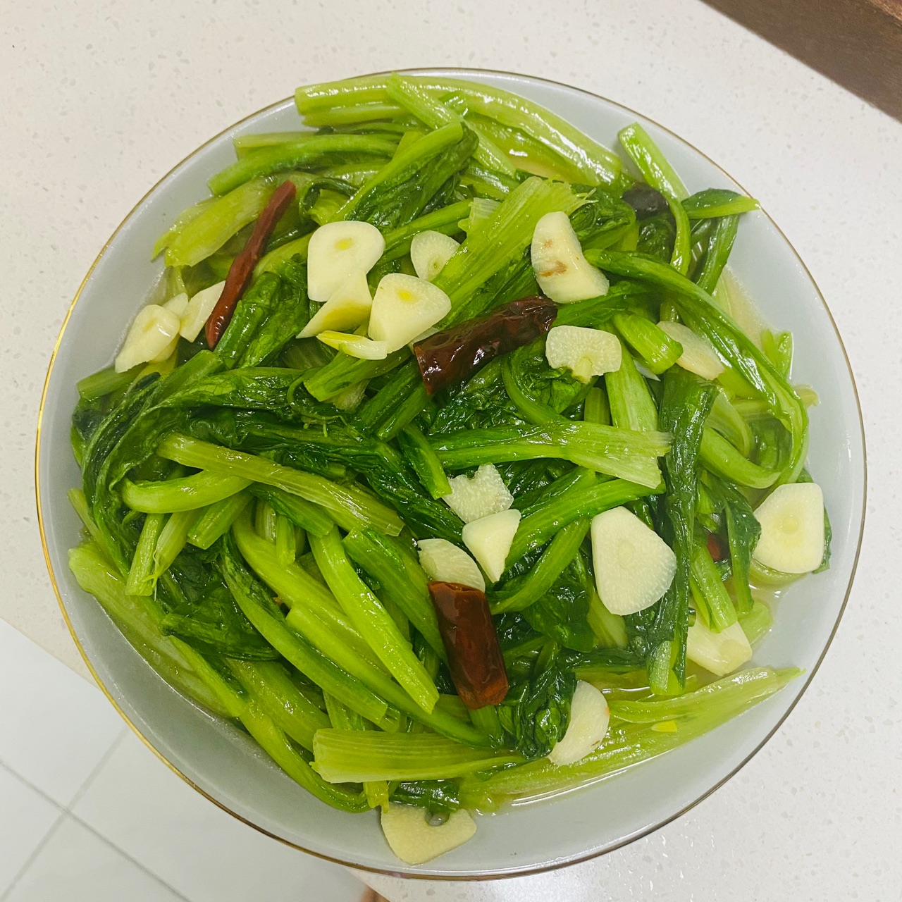 蒜片油麦菜