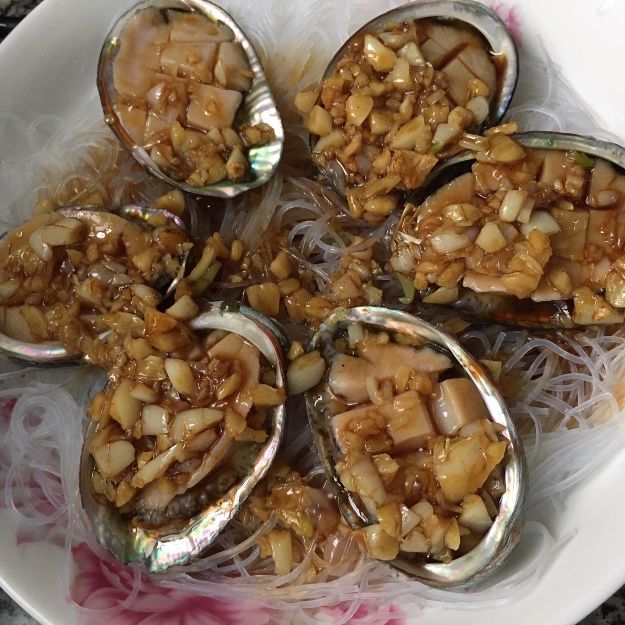 蒜蓉粉丝蒸鲍鱼